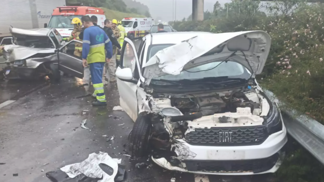 Sem habilitação, homem embriagado é preso após dirigir carro furtado na contramão e causar acidente no Litoral Norte gaúcho